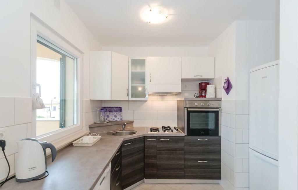 Apartman Dora Povljana Bagian luar foto