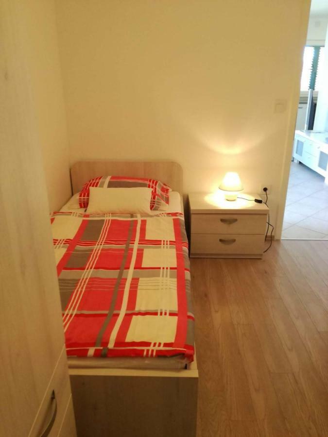 Apartman Dora Povljana Bagian luar foto